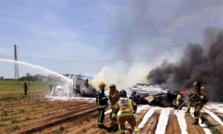 España: Más de tres fallecidos en un accidente de avión militar en Sevilla